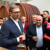 Vučić: Država ne planira da se odrekne većinskog vlasništva u Namenskoj, iako ima više ponuda 1