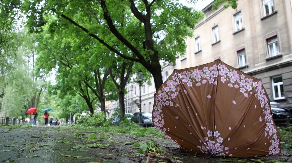 Nevreme u Hrvatskoj: Ima teško povređenih, škole u Zagrebu bez nastave (VIDEO) 1