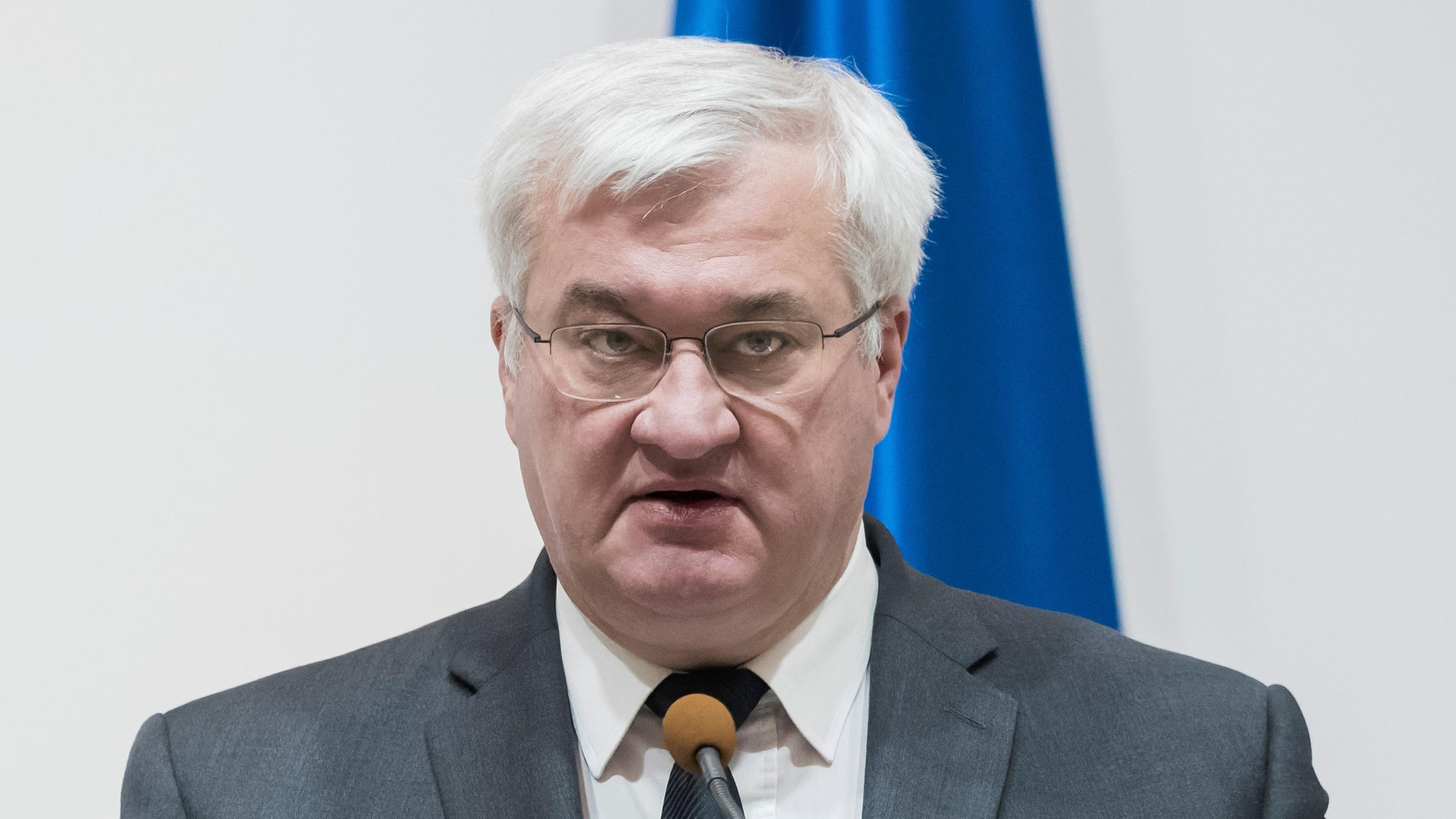 Ukrajinski bankarski službenici pušteni iz pritvora u Mađarskoj 1 Ukrajinski ministar spoljnih poslova Andrij Sibiha