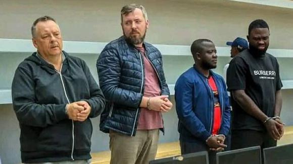 Iza kulisa navodne ruske operacije za izazivanje antivladinih protesta u Angoli 1 Četvorica muškaraca stoje vezanih ruku