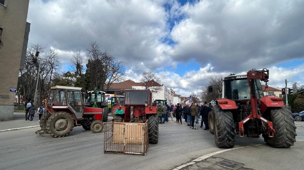 Udruženja poljoprivrednika: Nismo zadovoljni ponuđenim, tražimo hitno puštanje na slobodu Kokanovića i ostalih 1 Udruženja poljoprivrednika: Nismo zadovoljni ponuđenim, tražimo hitno puštanje na slobodu Kokanovića i ostalih 1