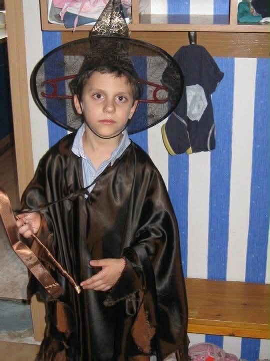Nikola Crnogorac kada je bio mali, maskiran u čarobnjaka 