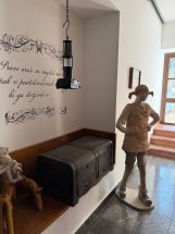 Posetili smo Velenje, grad koji i dalje slavi rudare, poštuje Tita i ima binu na 165 metara ispod zemlje na kojoj je svirao Leibach 4