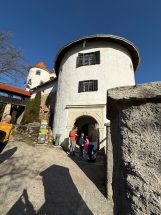 Posetili smo Velenje, grad koji i dalje slavi rudare, poštuje Tita i ima binu na 165 metara ispod zemlje na kojoj je svirao Leibach 3