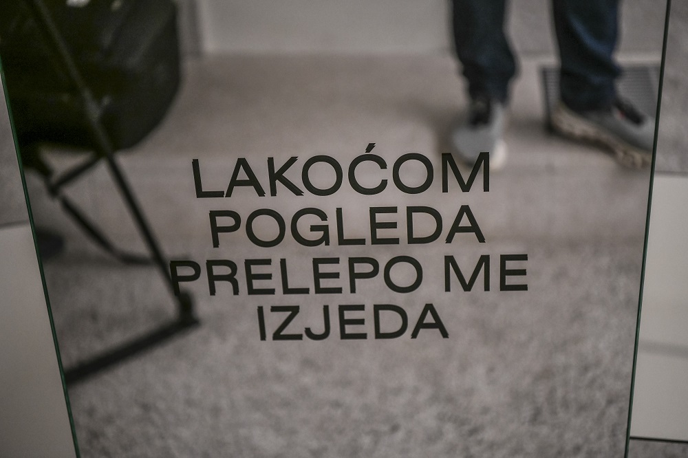 Izložba „Mikromomenti sreće“ otvorena u galeriji New Moment: KOIKOI slave pet godina rada u susret velikom beogradskom koncertu 27. marta 3 Izložba „Mikromomenti sreće“ otvorena u galeriji New Moment: KOIKOI slave pet godina rada u susret velikom beogradskom koncertu 27. marta 2