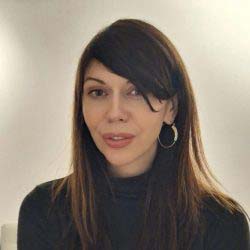 Život kom se smejete je podnošljiv život: Neda Bjelanović, povodom romana "Crveni krovovi" o ratu i izbeglištvu iz pozicije deteta 2 Život kom se smejete je podnošljiv život: Neda Bjelanović, povodom romana "Crveni krovovi" o ratu i izbeglištvu iz pozicije deteta 2