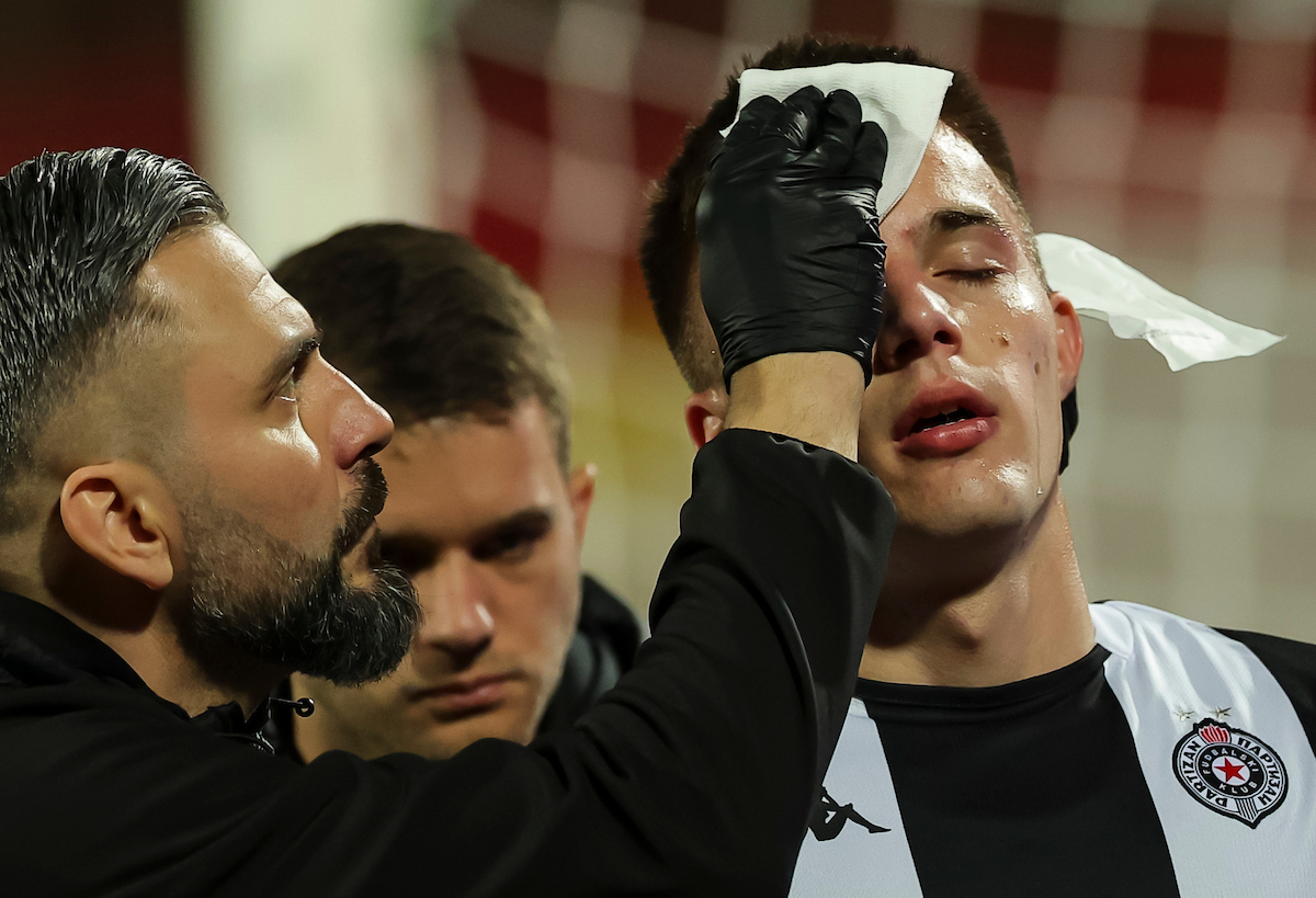 Policija intervenisala u Novom Sadu na meču Vojvodina - Partizan (VIDEO) 2 Policija intervenisala u Novom Sadu na meču Vojvodina - Partizan (VIDEO) 2