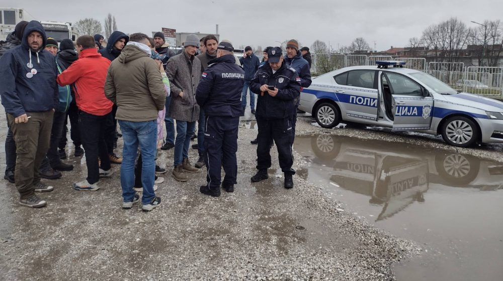SRCE: Policija kapitulirala pred stranačkim falangama 1