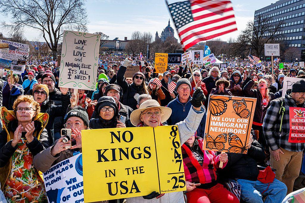 'Nema kraljeva': Desetine hiljada demonstranata širom Amerike protiv Donalda Trampa 5 Demonstranti u Minesoti