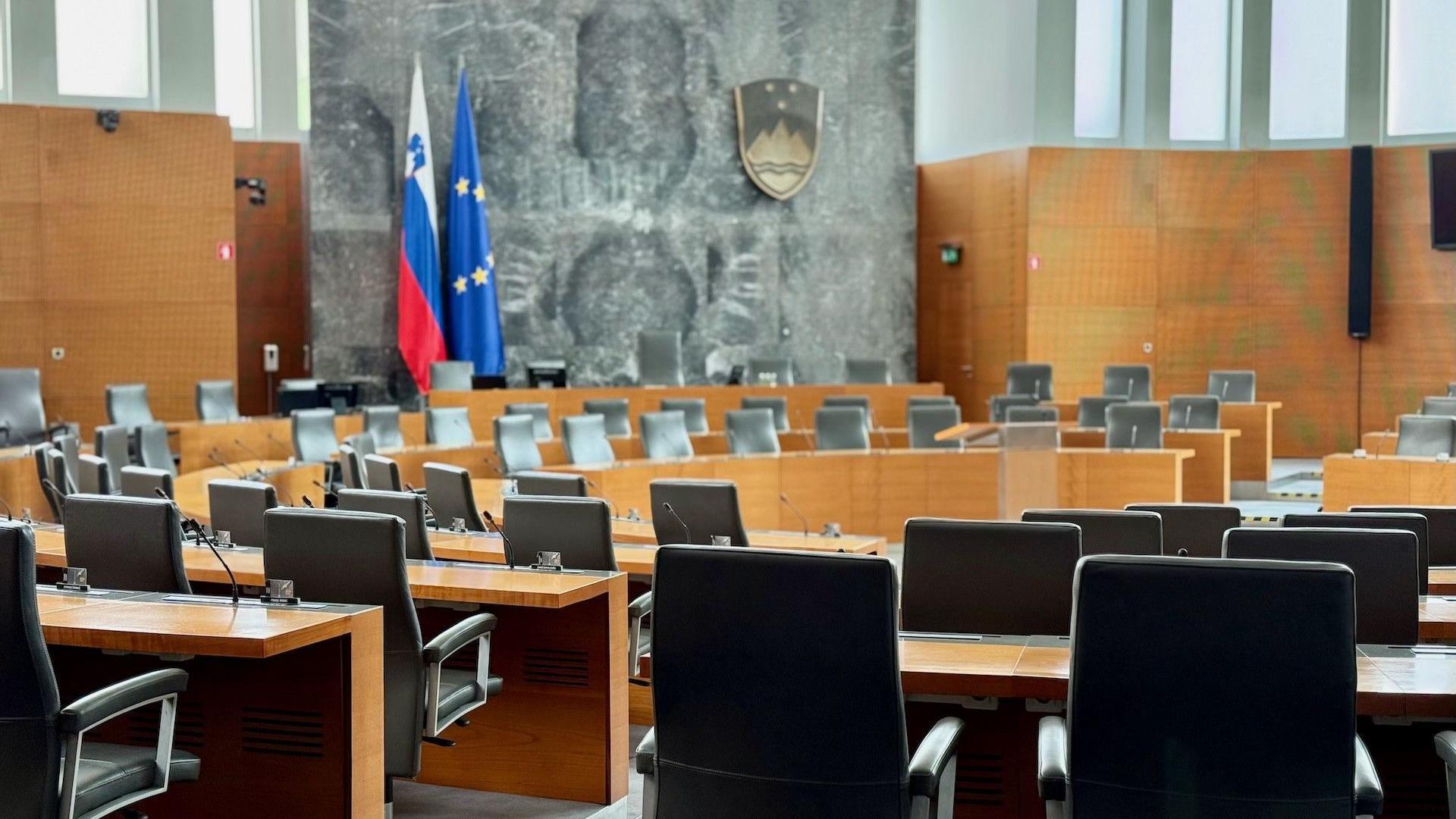 Izbori u Sloveniji: Kratak put od političkog punoletstva do 'najveće afere od osamostaljenja' 2 Zbor - Parlament Slovenije ima 90 poslaničkih mesta
