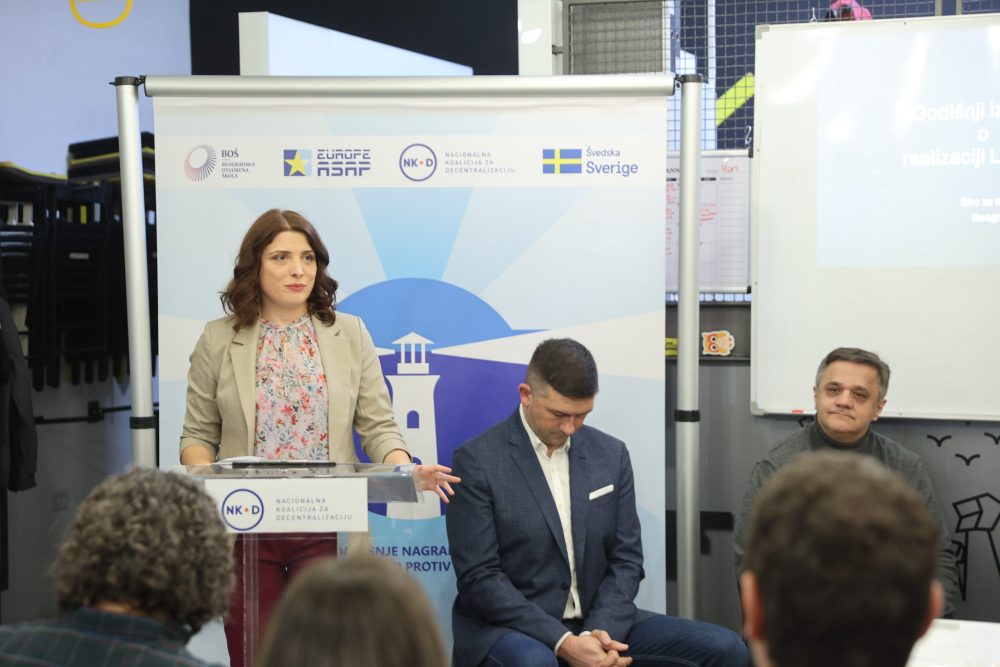 Nagrada "Svetioničari" za borbu protiv korupcije dodeljena Zoranu Đajiću, Radmilu Markoviću, KRIK-u i BUM- u: Specijalno priznanje studentima i Anketnoj komisiji 7