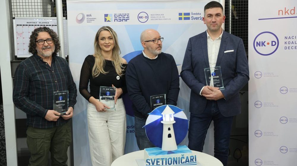 Nagrada "Svetioničari" za borbu protiv korupcije dodeljena Zoranu Đajiću, Radmilu Markoviću, KRIK-u i BUM- u: Specijalno priznanje studentima i Anketnoj komisiji 1