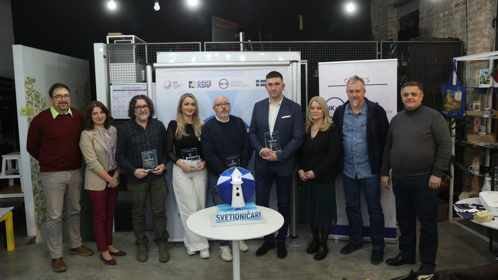 Nagrada "Svetioničari" za borbu protiv korupcije dodeljena Zoranu Đajiću, Radmilu Markoviću, KRIK-u i BUM- u: Specijalno priznanje studentima i Anketnoj komisiji 2