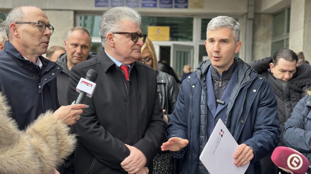 Zašto u opozicionom prikupljanju potpisa za vanredne izbore u Nišu ne učestvuju sve stranke, zborovi se ograđuju, a studenti ćute? 1