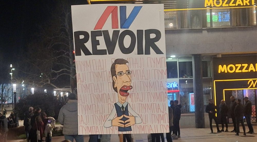 Više hiljada ljudi na protestu "Država, to smo mi" u Nišu: Kome su studenti poručili da moraju  da "stanu zajedno" u borbi protiv režima? 2