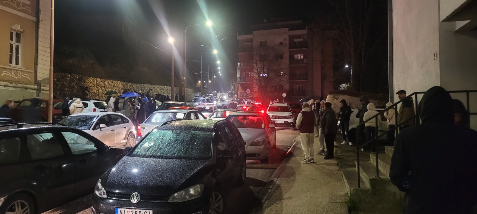 Lokalni izbori: Vučić proglasio pobedu u svih deset mesta, studentska lista u Kuli ne priznaje razultate koje je objavio SNS (FOTO, VIDEO) 2