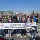 Novosađani 16-minutnom tišinom obeležili 16 meseci od pogibije 16 ljudi 2