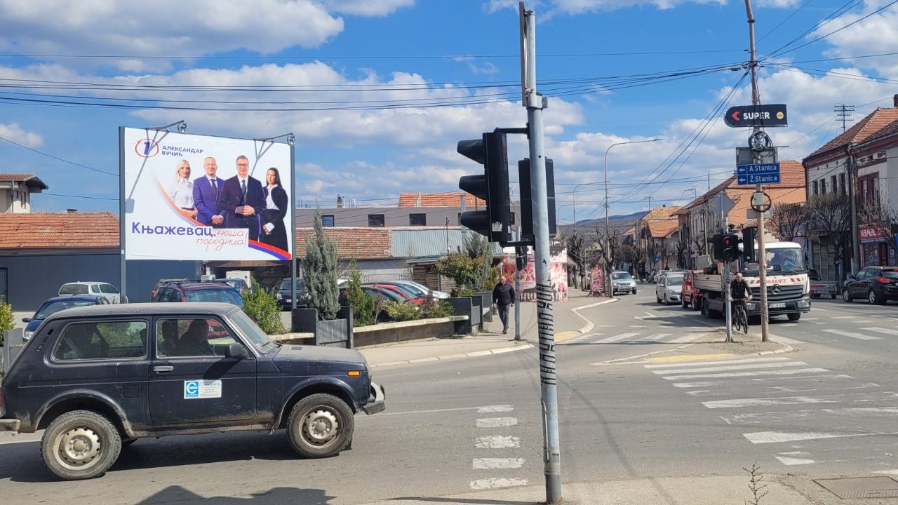 Kako izgleda predizborni Knjaževac: Radovi, mašine i pokoji plakat (FOTO) 2