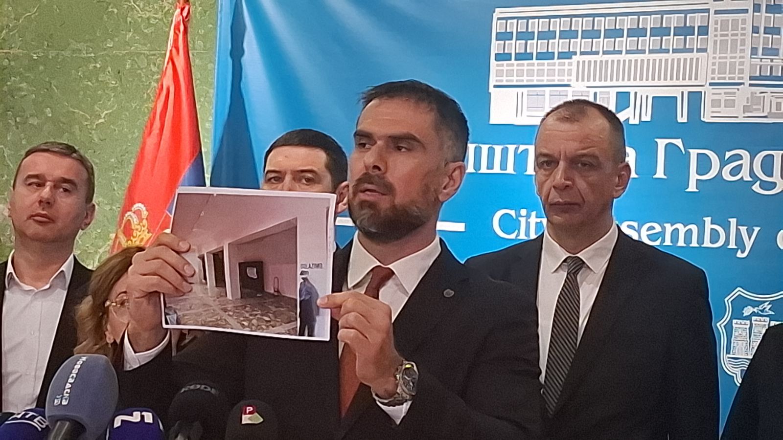 Odbornici u Novom Sadu oduzeli prostorije Akademiji umetnosti: Gradonačelnik tvrdi da su prostorije zloupotrebljene, studenti organizuju plenum u Galeriji 4