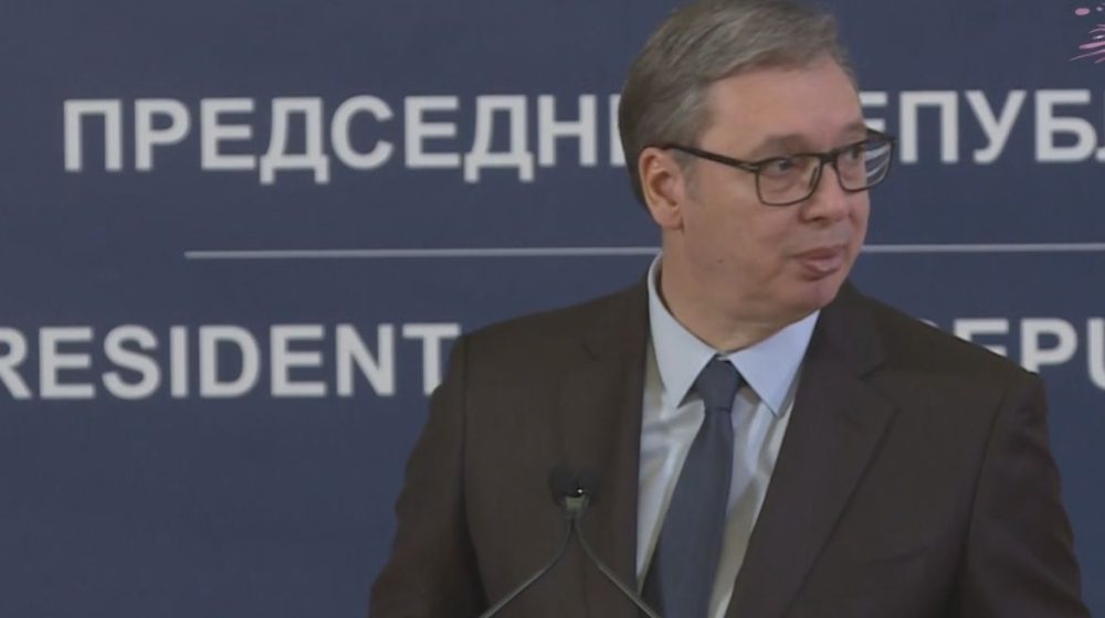 Aleksandar Vučić: Samo nemojte da lažete da će biti kantica benzina, a neće niko od opozicionih lidera da se zapali... 1