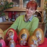 Oslikavanje u kom se vreme ne meri ovozemaljskim satovima: Dekorativna uskršnja jaja na keramici (FOTO) 7