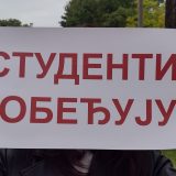 Nastavnik u penziji zakačio transparent "Studenti pobeđuju" na vrh planine Mučanj 4