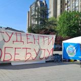 Studenti u Subotici delili nalepnice, SNS prikupljao podršku, građani potpisivali peticiju o vrtićima 10