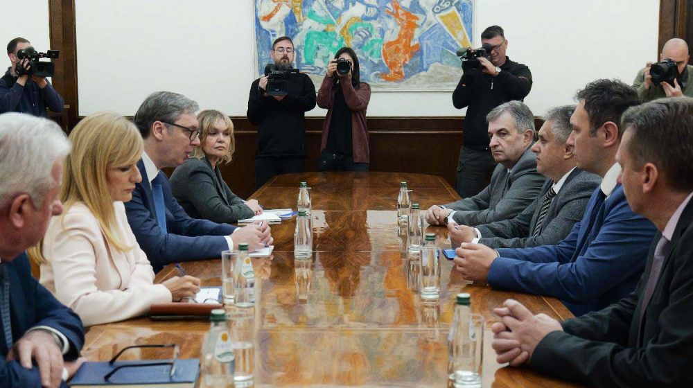 Ko su predstavnici stranaka koji su danas bili na konsultacijama kod Vučića? 1