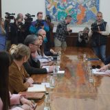 Od toga "da se s njom možda ne bi ni sreo", do "svi su srećni i zadovoljni: Vučić ponovo sa Karen Pirs 5