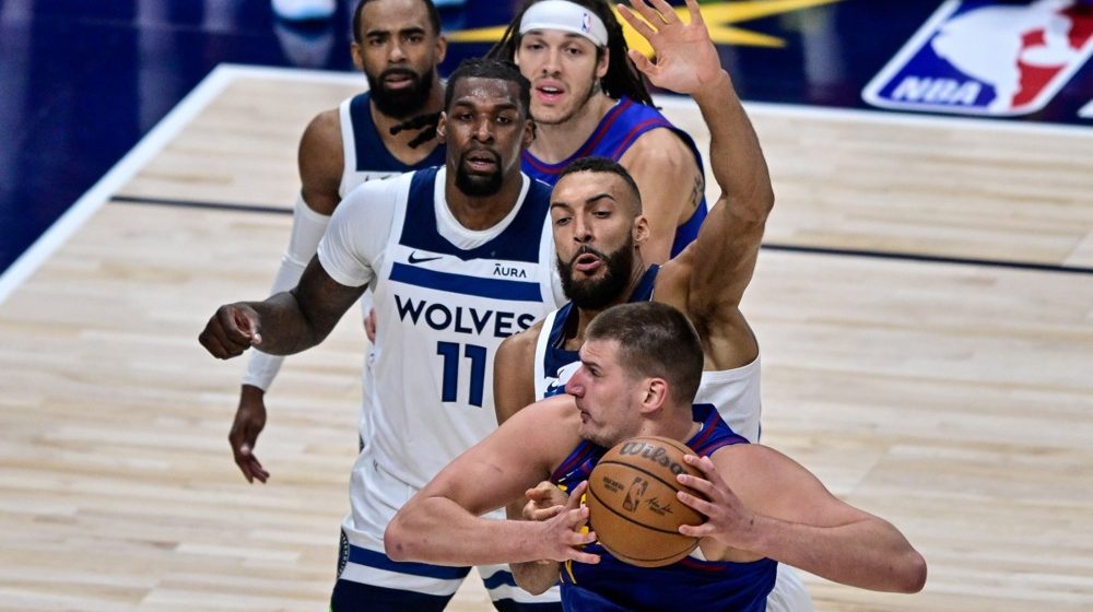 Rudi Gober i Nikola Jokić, Minesota - Denver