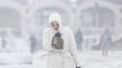 Snow blankets Moscow (VIDEO, FOTO) Snežna oluja pogodila područje Moskve: Otkazano preko 50 letova, na snazi narandžasti meteoalarm, naselja bez struje 2