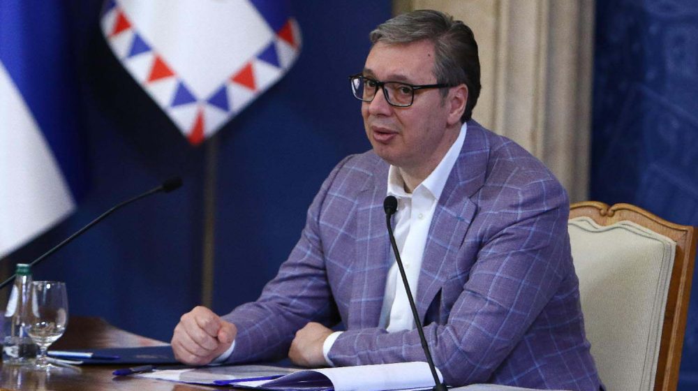 Vučić se izvinio starijem muškarcu zbog postupanja policije tokom blokade saobraćaja u Novom Sadu 1