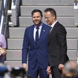 Koliko ljudi iz Srbije ima pravo glasa poštom na izborima u Mađarskoj? 7