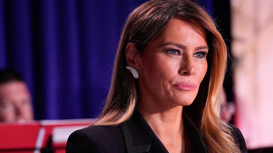 'Buduća udovica': Voditelj Džimi Kimel na udaru zbog šale o Melaniji Tramp 2 Melanija Tramp na godišnjoj večeri izveštača iz Bele kuće