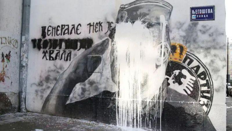 Politički rat grafitima u Srbiji: Ko plaća ceh 5 mural ratku mladiću