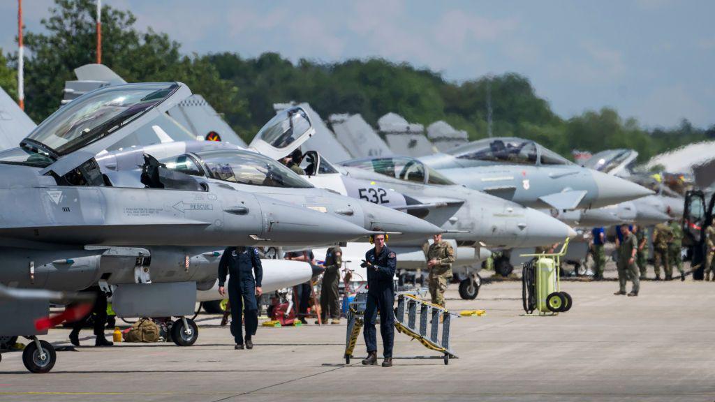 Može li NATO da bude ubedljiva sila bez Amerike 5 borbeni avioni na pisti u nemačkoj bazi Ramštajn
