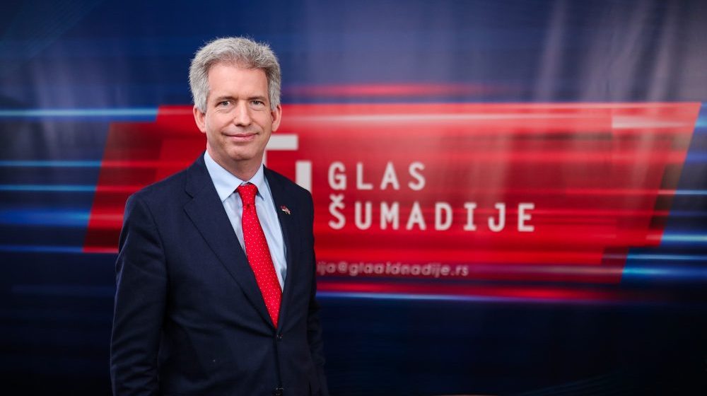 Šta je britanski ambasador Ferguson rekao za Glas Šumadije o incidentu u Aranđelovcu? 1