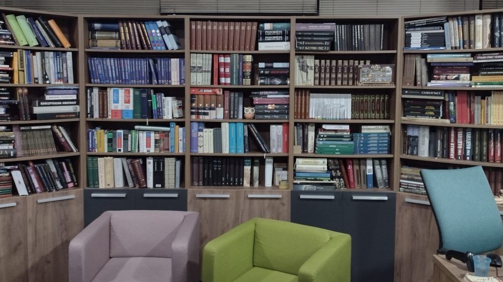 „Neimari ambisa, vetrovi zla”: Veče o romanima Branislava Jankovića u kragujevačkoj Narodnoj biblioteci 1