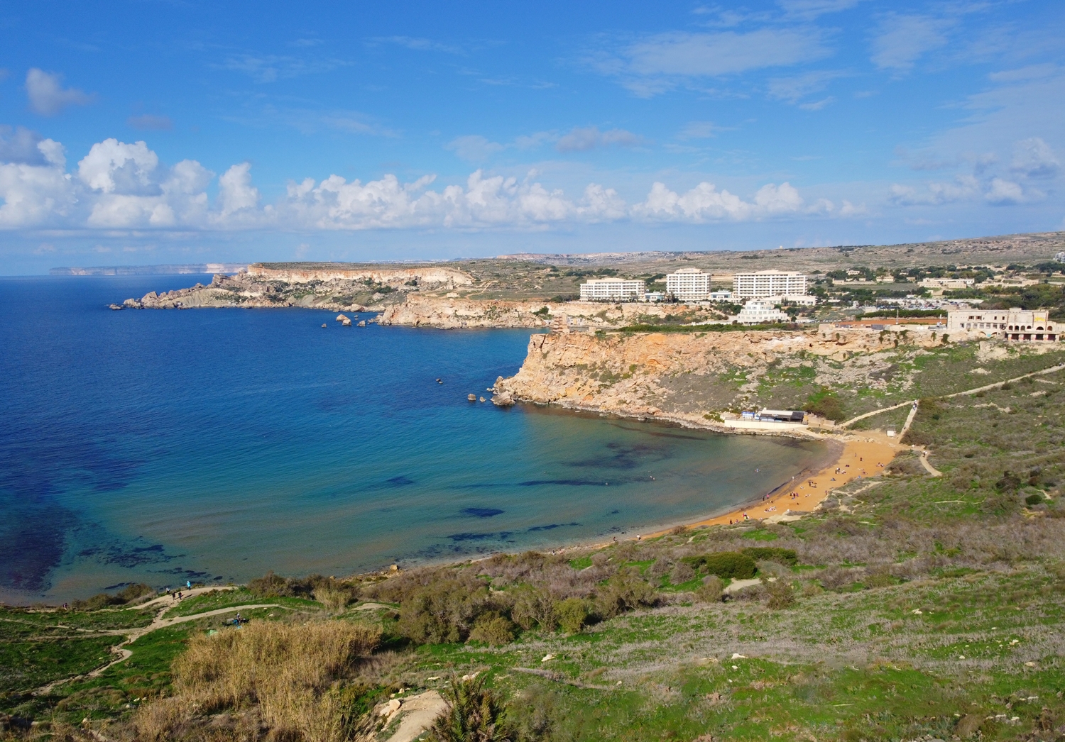 Malta u fokusu: Bezbedna i sunčana destinacija koju svi žele ovog leta 3 Malta u fokusu: Bezbedna i sunčana destinacija koju svi žele ovog leta 2