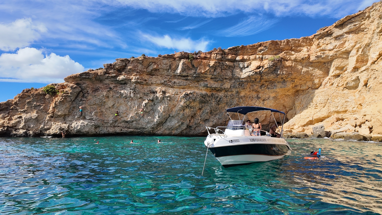 Malta u fokusu: Bezbedna i sunčana destinacija koju svi žele ovog leta 4 Malta u fokusu: Bezbedna i sunčana destinacija koju svi žele ovog leta 3