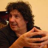 Priča o Dragoljubu Đuričiću, legendi građanskih protesta 90-ih, muzičaru o kome je pisao i Independent: Film "Čovek lavina" na festivalu ZagrebDox 4
