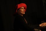 Umetnost koja leči: Predstava „Crveni šešir“ za kraj marta u teatru humanosti 3