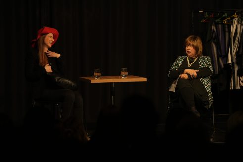 Umetnost koja leči: Predstava „Crveni šešir“ za kraj marta u teatru humanosti 5