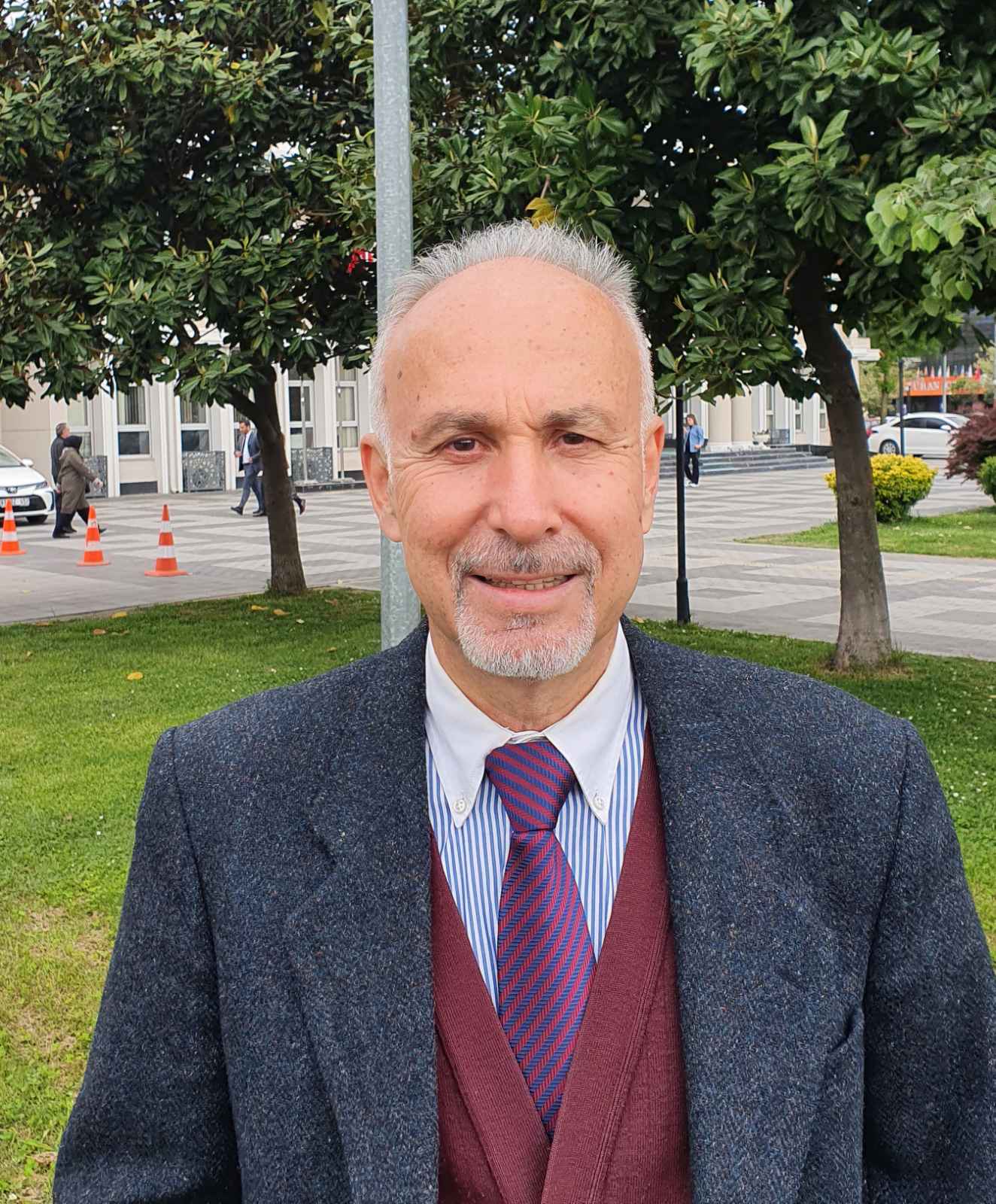 Radev bi kao i Vučić mogao da balansira između EU i Rusije: Autorski tekst bivšeg ambasadora Turske u Beogradu o izborima u Bugarskoj 2 Radev bi kao i Vučić mogao da balansira između EU i Rusije: Autorski tekst bivšeg ambasadora Turske u Beogradu o izborima u Bugarskoj 2