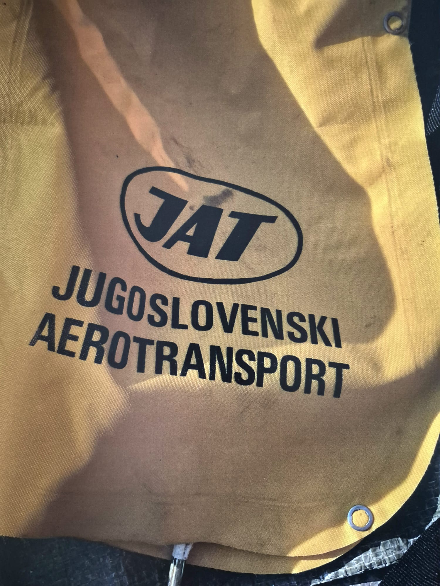 Izložba „Yugo.logo: Znakovi pored puta” u Muzeju devedesetih 1