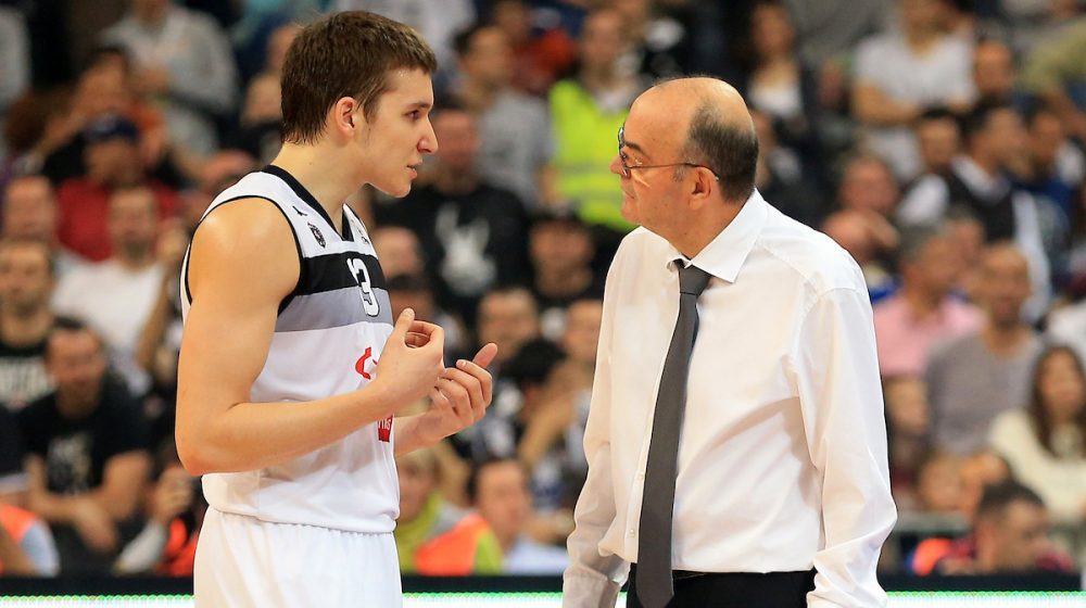 Bogdan Bogdanović se oprostio od Duška Vujoševića emotivnim pismom: "Ti i ja sami u Pioniru, na glavnom terenu..." 1