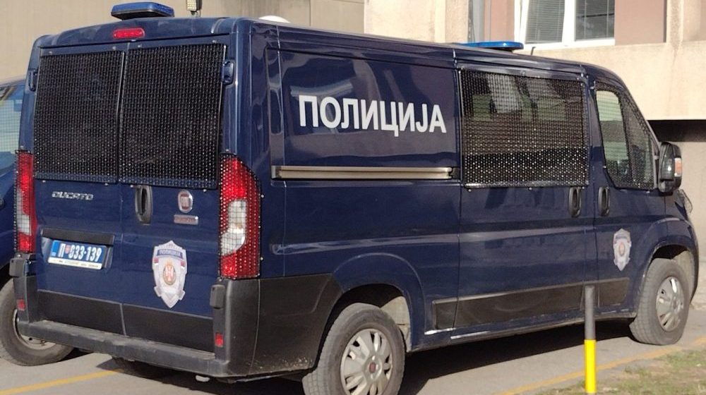 Uhapšeni Kragujevčani zbog krađe dva miliona iz teretnog vozila trgovinskog lanca 1