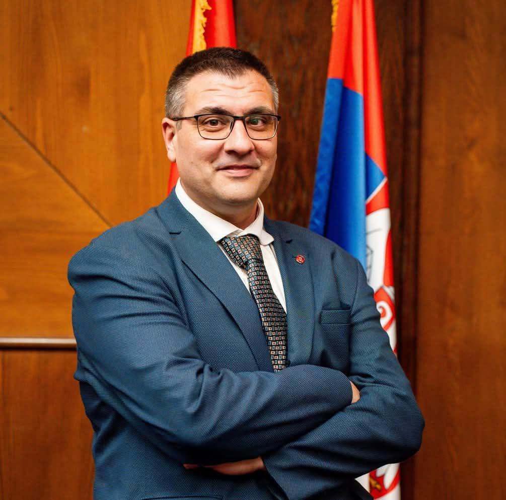 Najveći pritisci, ucene i pretnje u istoriji izbornih kampanja: Dnevnik člana opštinske komisije na izborima u Aranđelovcu 2 Najveći pritisci, ucene i pretnje u istoriji izbornih kampanja: Dnevnik člana opštinske komisije na izborima u Aranđelovcu 2