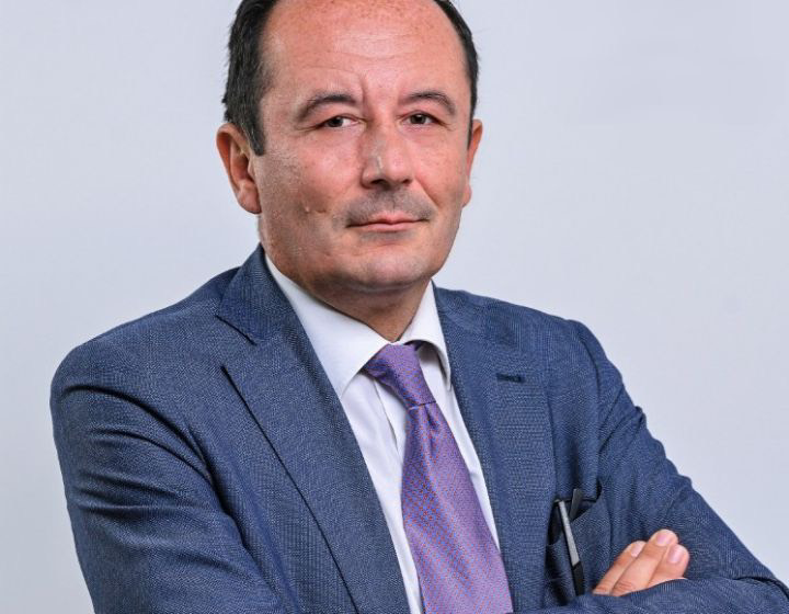 Lekar i pesnik: Ko je Vladan Živaljević, predsednik Izborne komisije za novi saziv Studentskog parlamenta Medicinskog fakulteta? 1