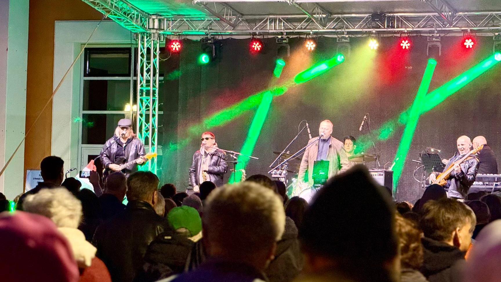 Izbori u Mađarskoj: Politička borba Orbana i Mađara zbog koje se i porodice dele i svađaju 4 Koncert na skupu Orbanove partije Fides